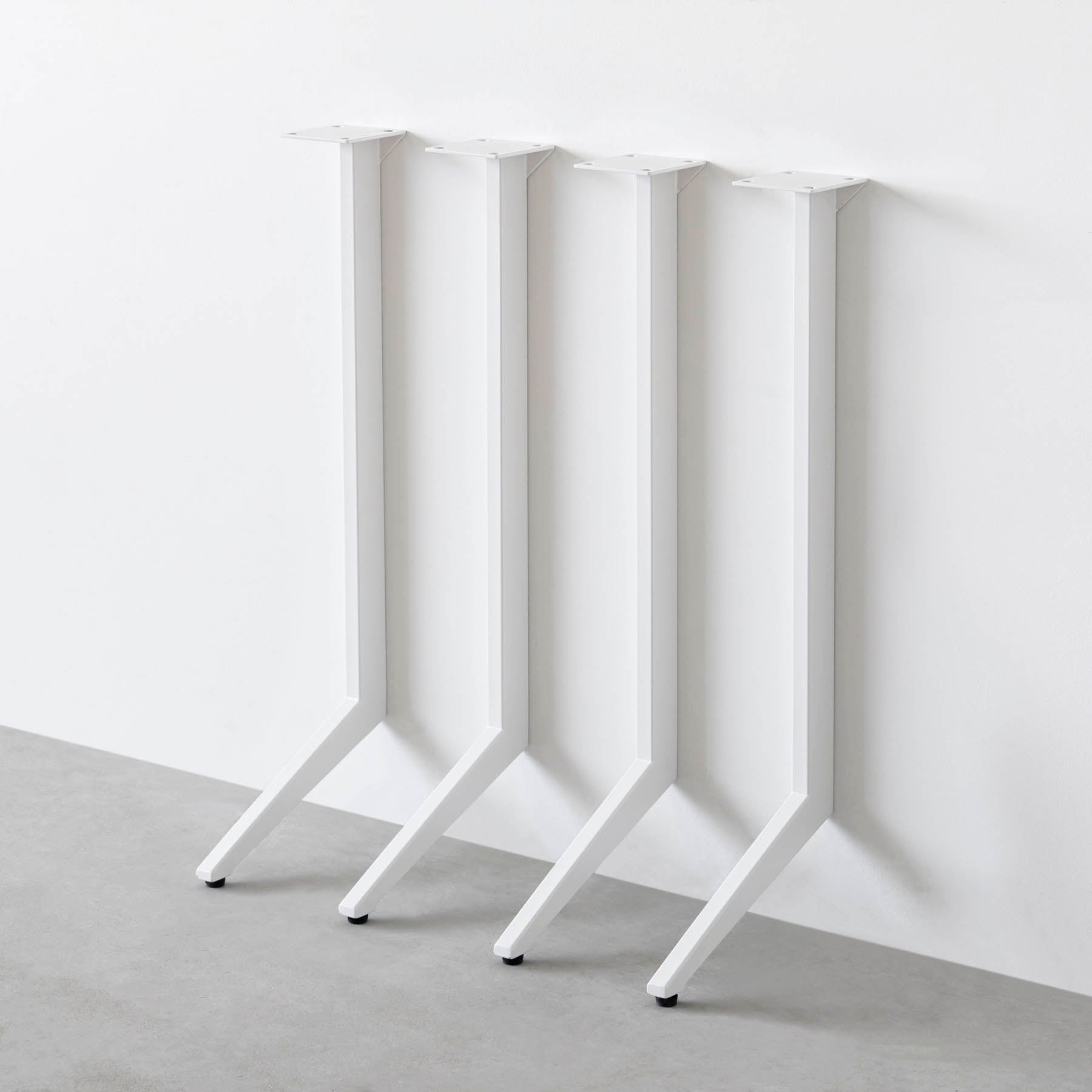 THE LEGS / L Edge × White Steel