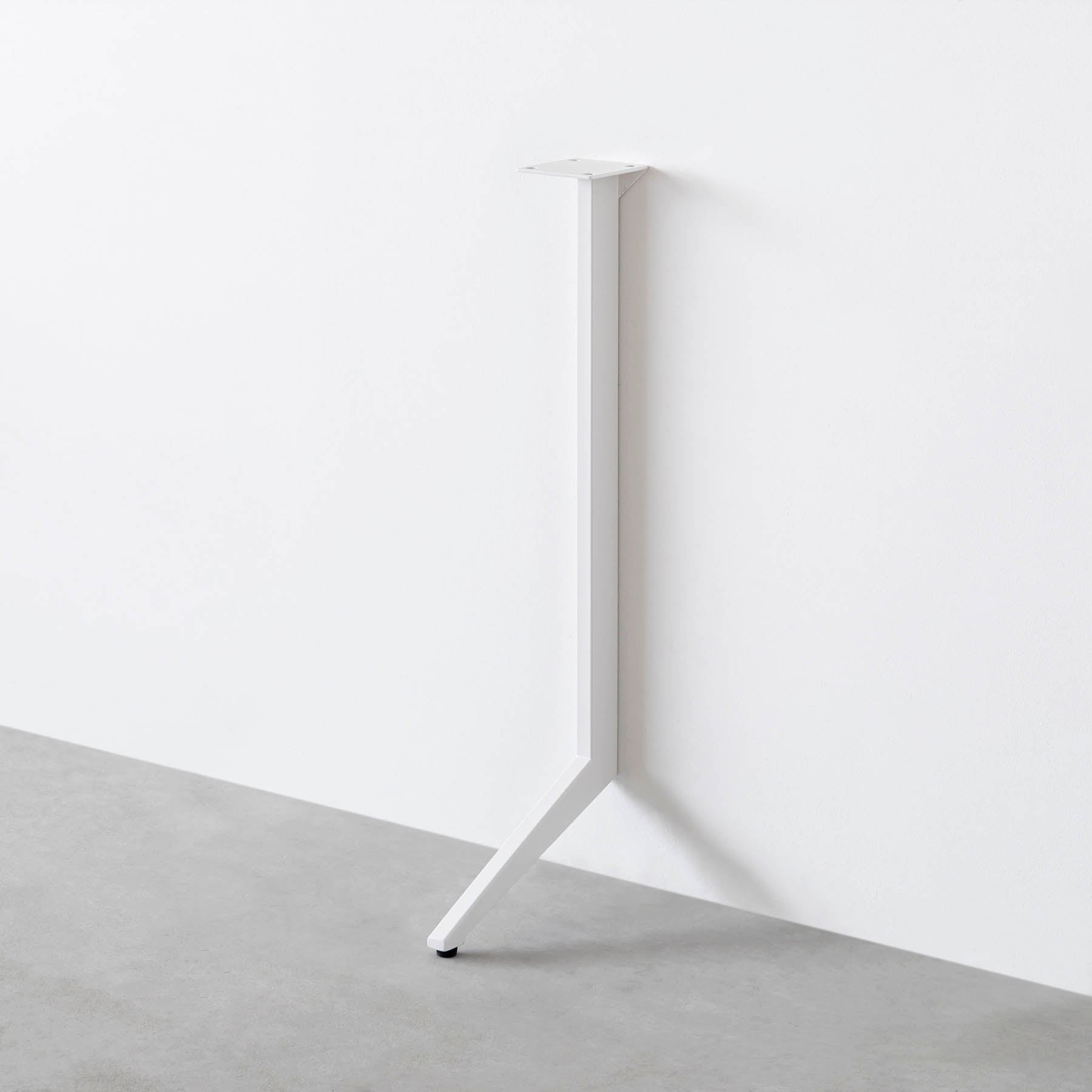 THE LEGS / L Edge × White Steel