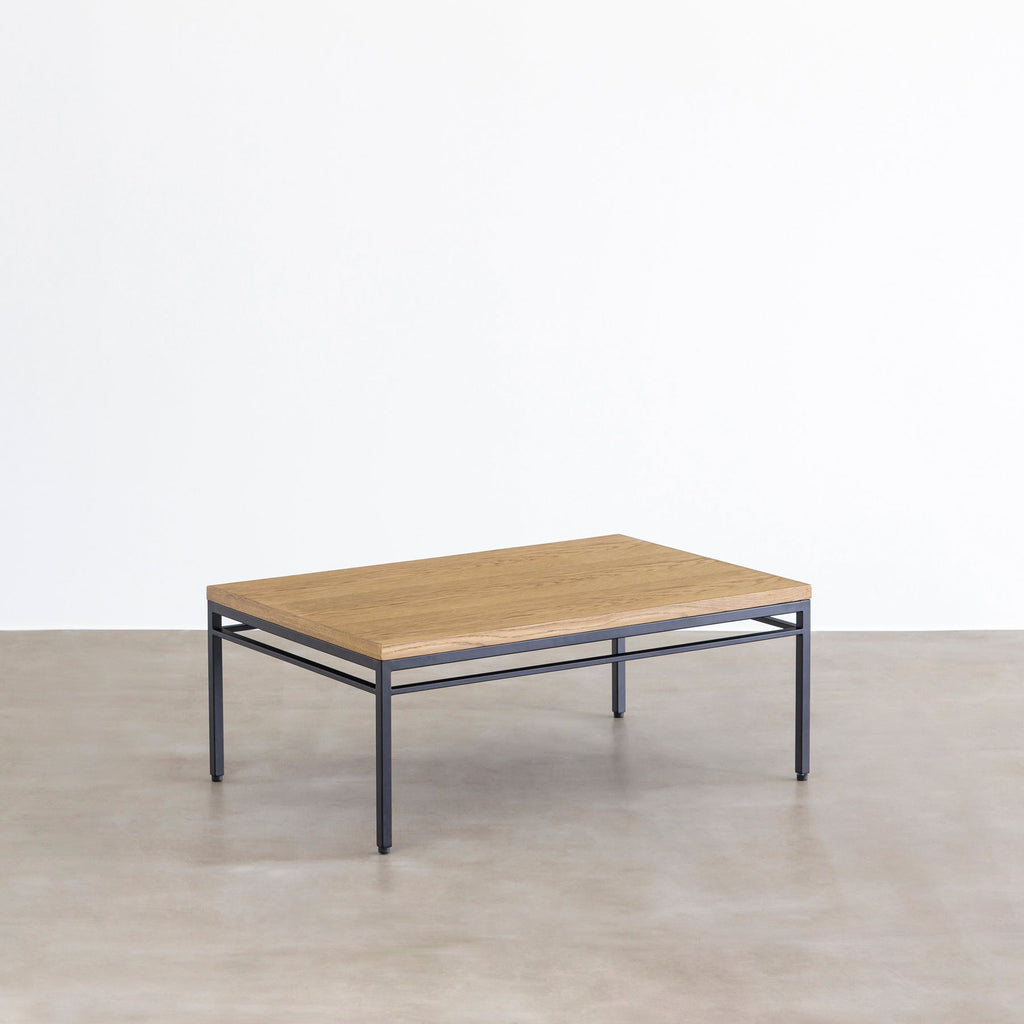 オーク天然木＋ブラックアイアンのシンプルなデザインが洗練された印象のセンターテーブル・Mサイズ（背面）