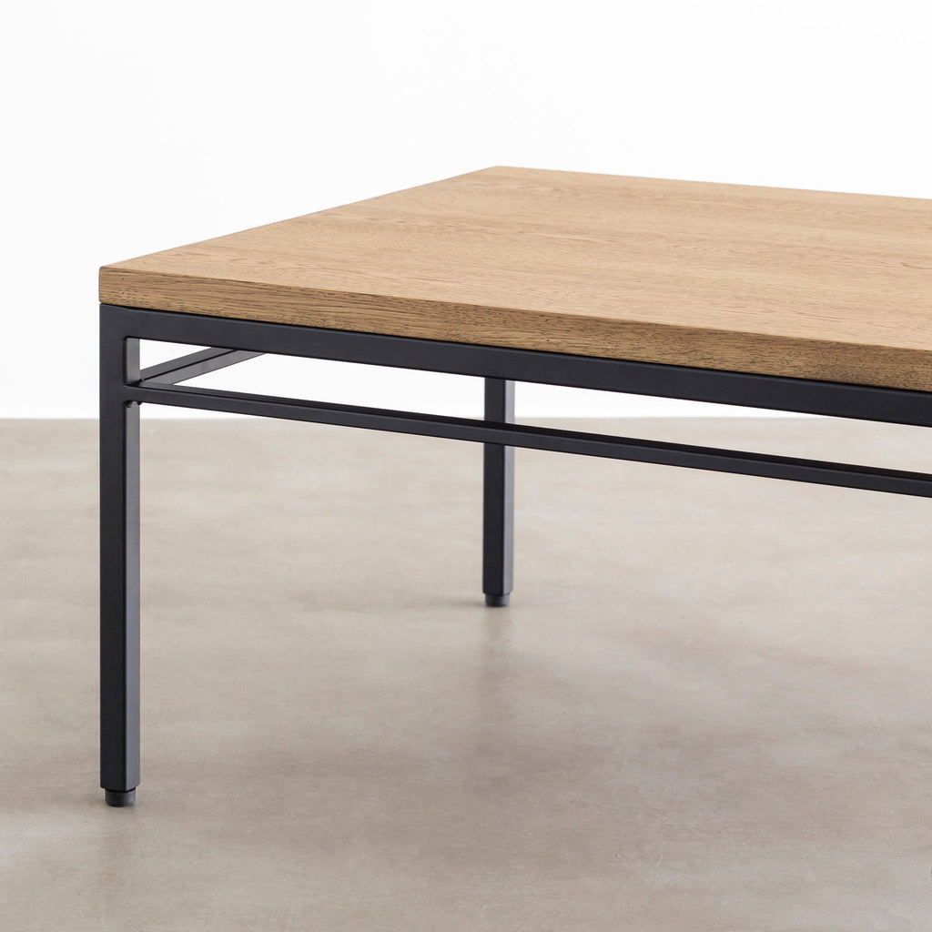 オーク天然木＋ブラックアイアンのシンプルなデザインが洗練された印象のセンターテーブル・Mサイズ（天板と脚）
