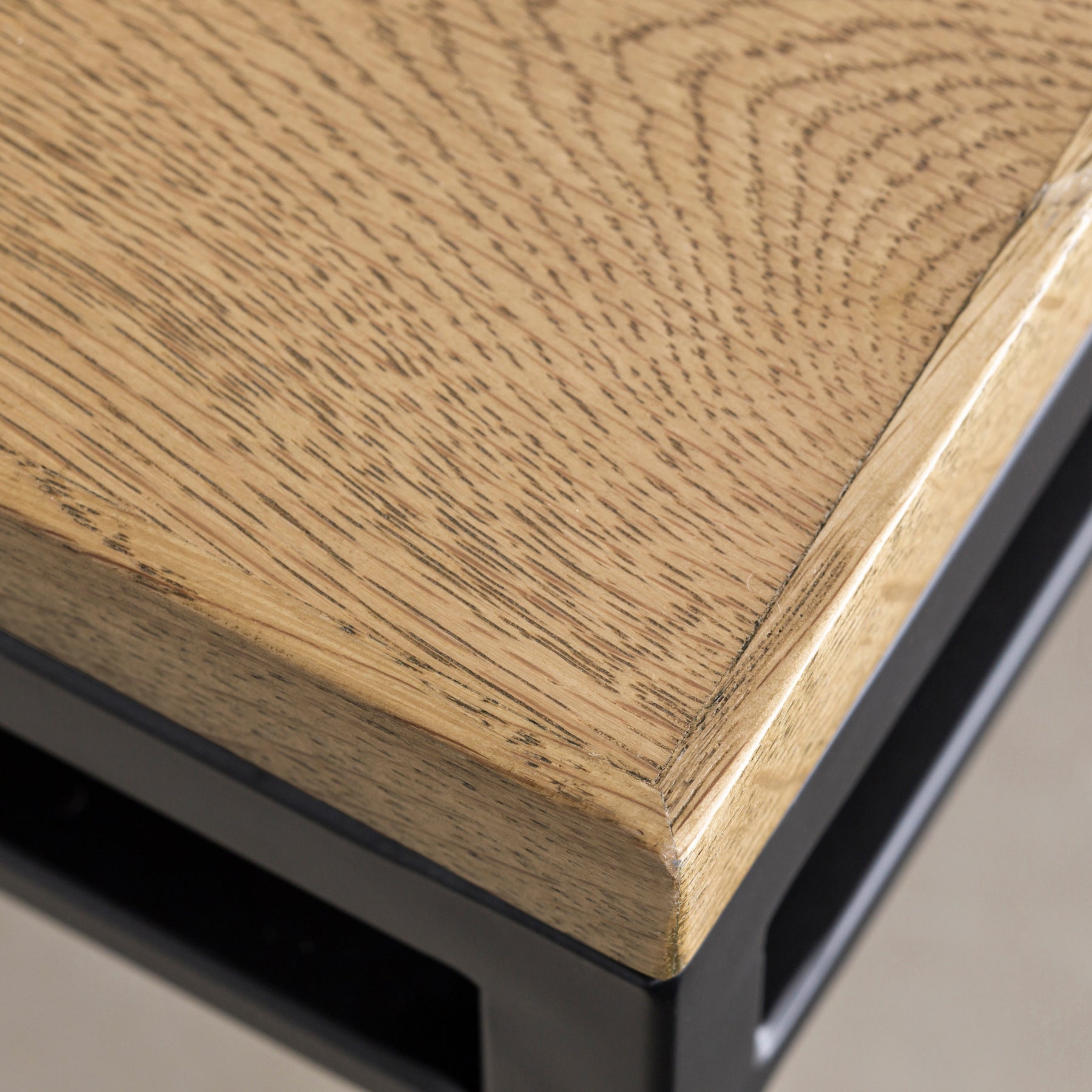 オーク天然木＋ブラックアイアンのシンプルなデザインが洗練された印象のセンターテーブル・Sサイズ（角）