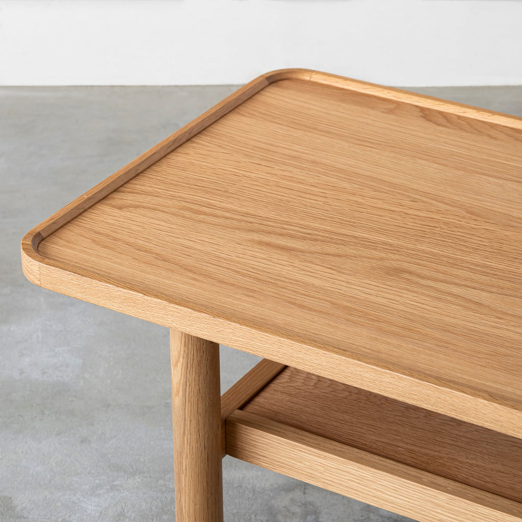 木の温かみが感じられるローテーブル（Walnut）