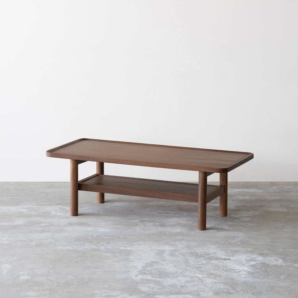木の温かみが感じられるローテーブル（Walnut）