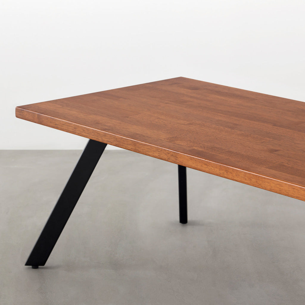 Kanademonoのラバーウッドブラウン天板にブラックの4pinアイアン脚を組み合わせたローテーブル（天板と脚）
