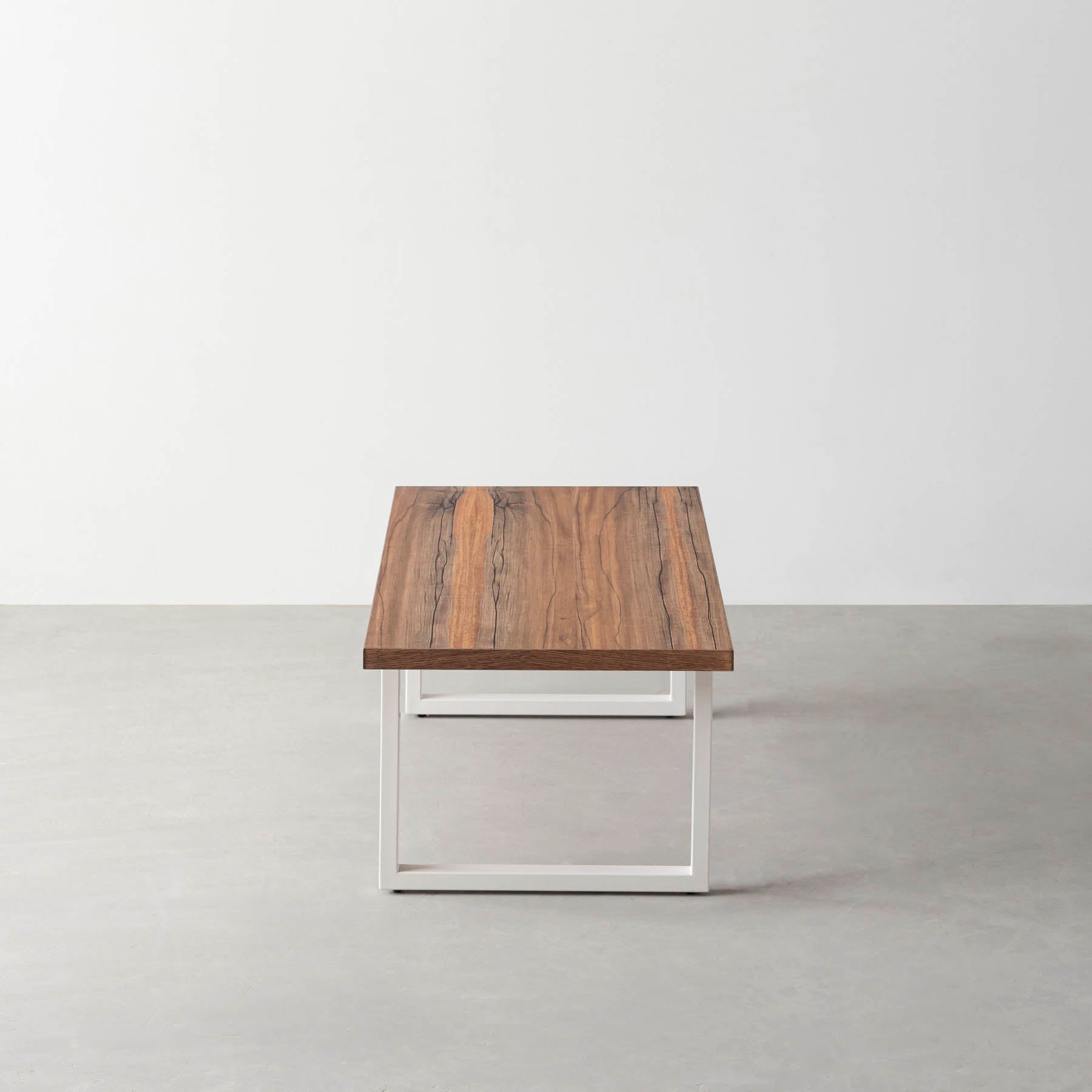 Kanademonoのニューギニアウォルナットのローテーブル