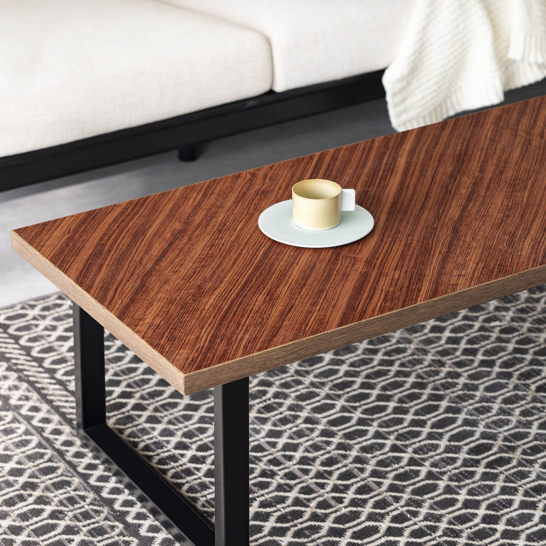 Kanademonoのブビンガのローテーブル