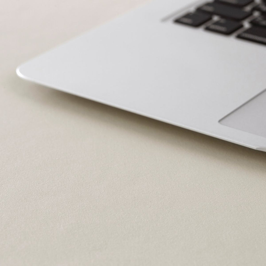 かなでもののファニチャーリノリウム素材のオフホワイトカラー天板2