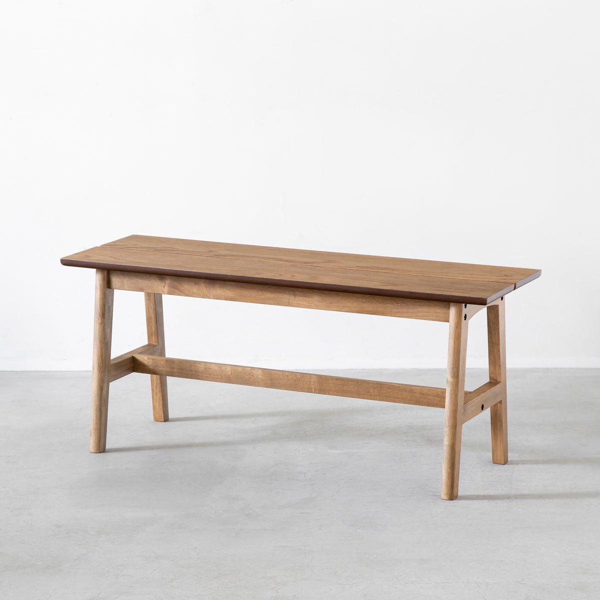 かなでもののワイピング塗装を施したオークの美しい木肌の素材感のシンプルナチュラルなウッドベンチ2