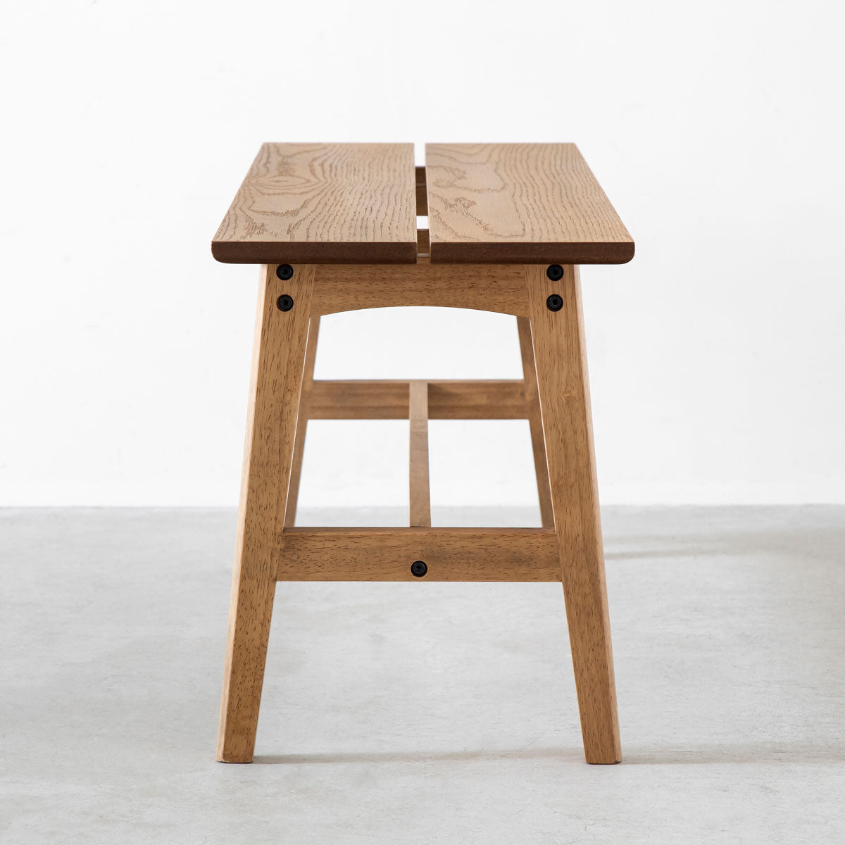 かなでもののワイピング塗装を施したオークの美しい木肌の素材感のシンプルナチュラルなウッドベンチ4