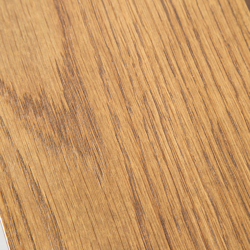 かなでもののワイピング塗装を施したオークの美しい木肌の素材感のシンプルナチュラルなウッドベンチ(上部)・クローズアップ