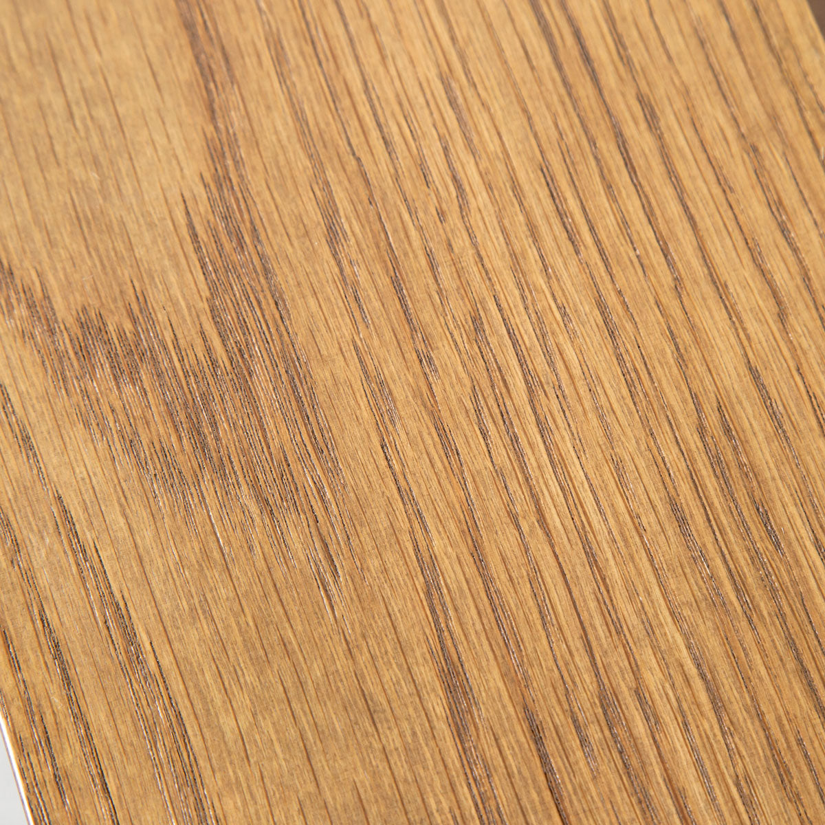 かなでもののワイピング塗装を施したオークの美しい木肌の素材感のシンプルナチュラルなウッドベンチ(上部)・クローズアップ