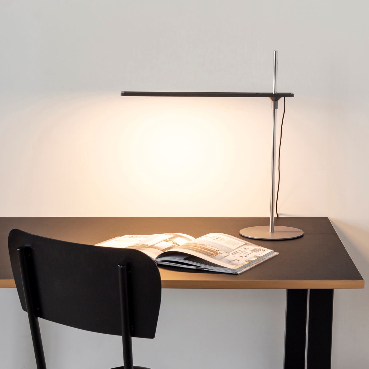 Gray × Plate　Slim Desk Lamp