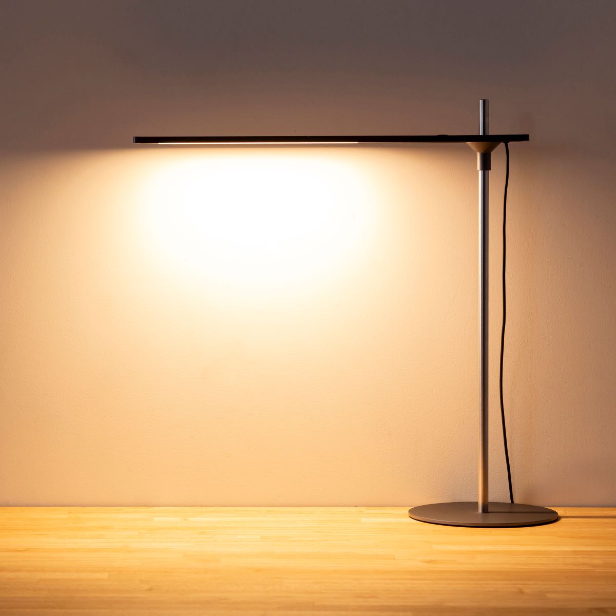 Gray × Plate　Slim Desk Lamp