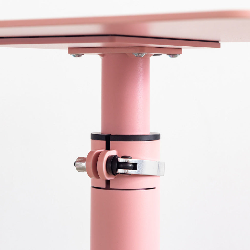 自由に高さを変えられる、シンプルでミニマルなライトピンク昇降サイドテーブル（脚）