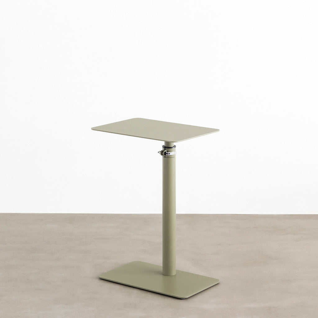 自由に高さを変えられる、シンプルでミニマルなリードグリーン昇降サイドテーブル