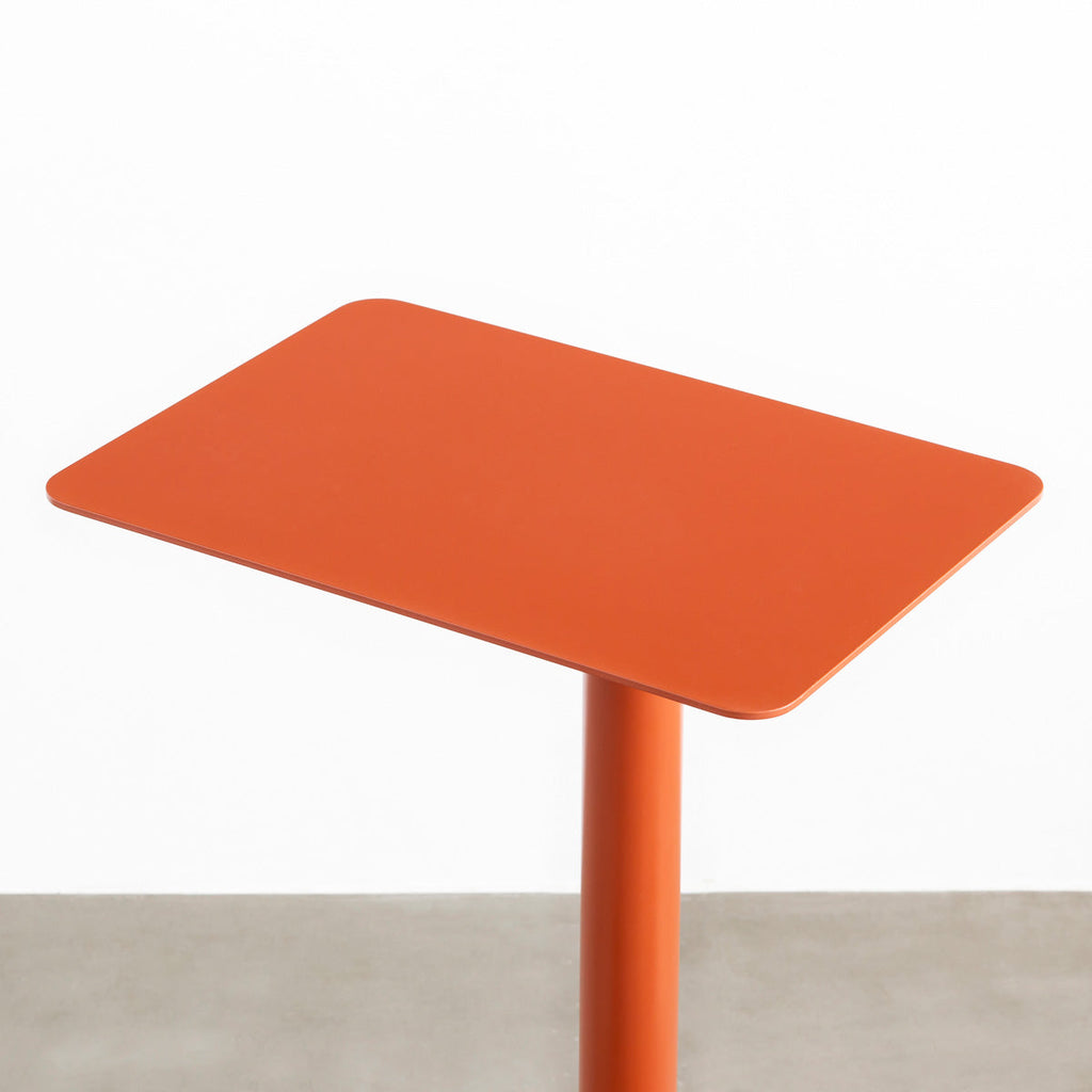 自由に高さを変えられる、シンプルでミニマルなテラコッタ昇降サイドテーブル(天板)