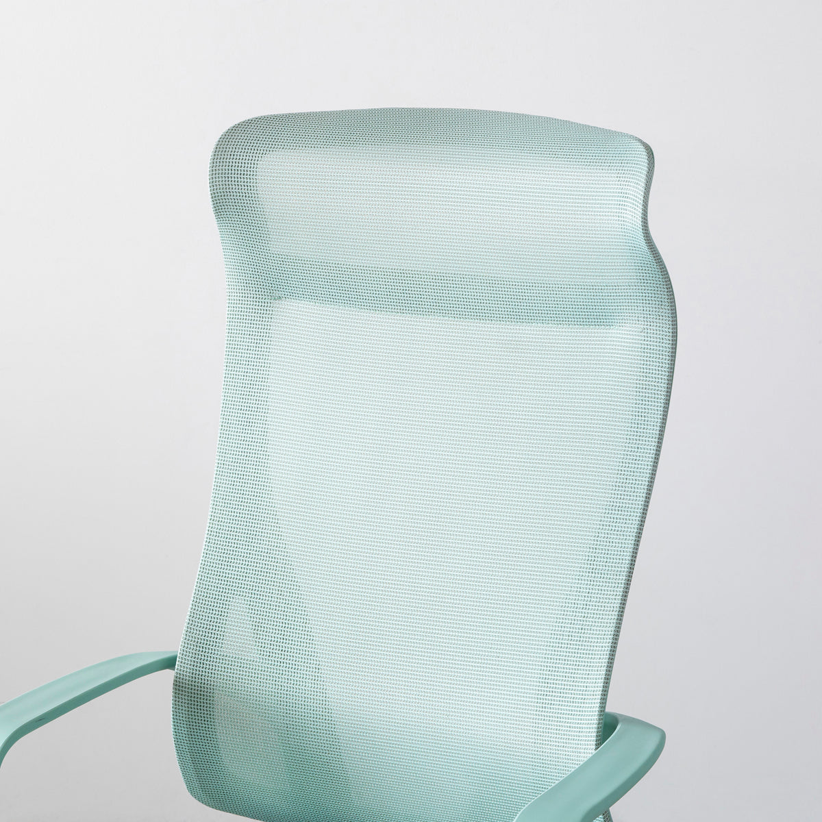 リクライニングできるグリーンのデスクチェア