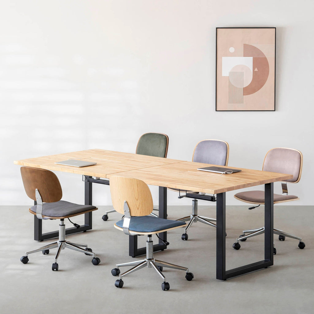 シンプルさの中にさりげない個性が光る、ミニマルモダンなデスクチェア（集合）