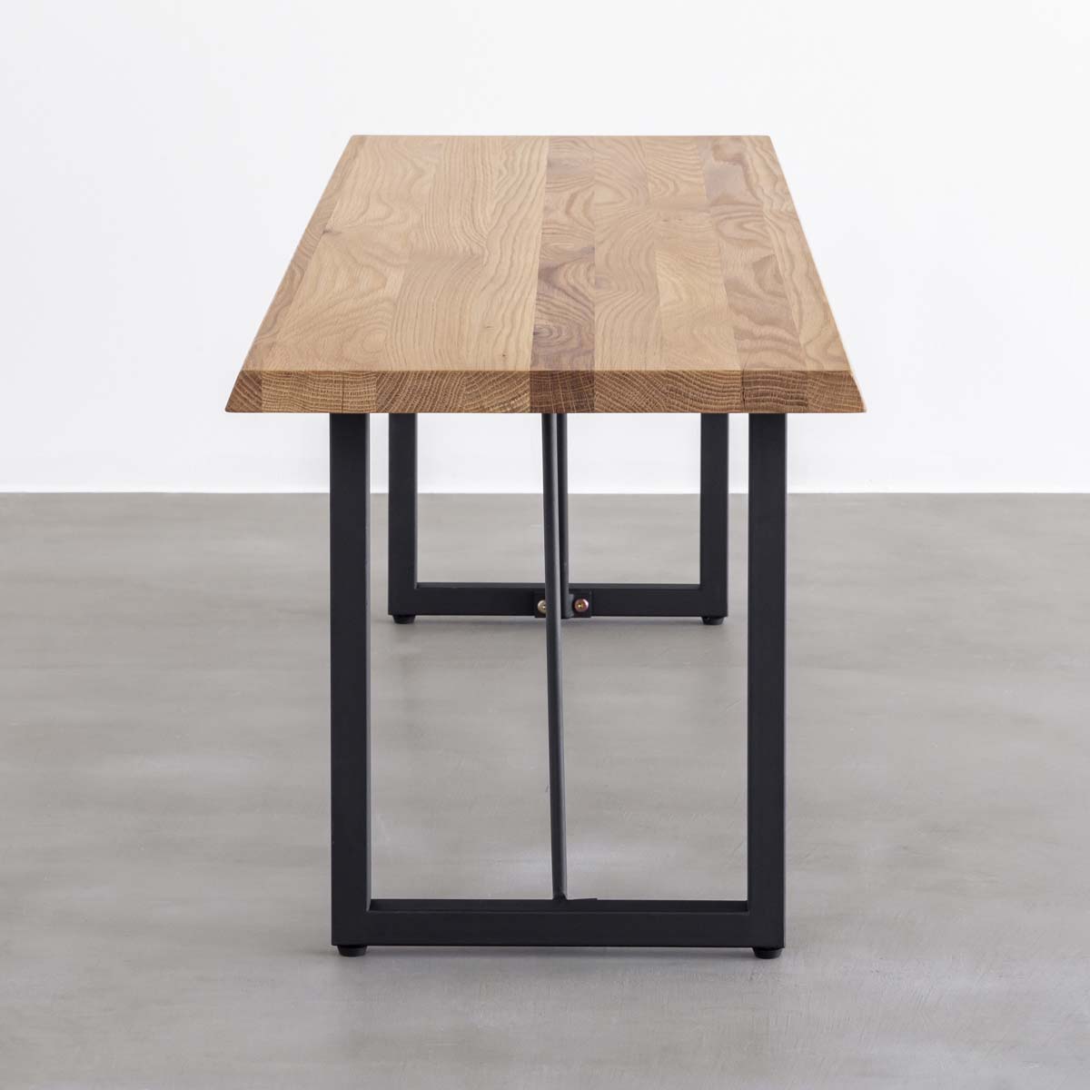 Mサイズオーク無垢材ベンチ・横からのアングル