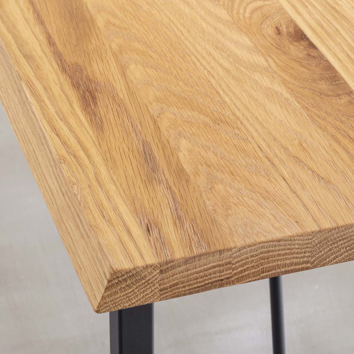 Mサイズオーク無垢材ベンチ・天板クローズアップ