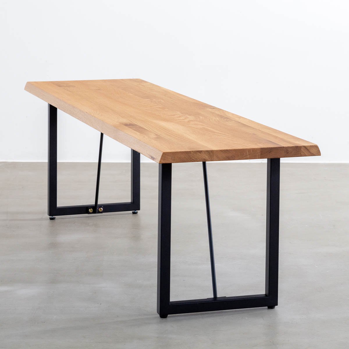 Lサイズオーク無垢材ベンチ・横からのアングル２