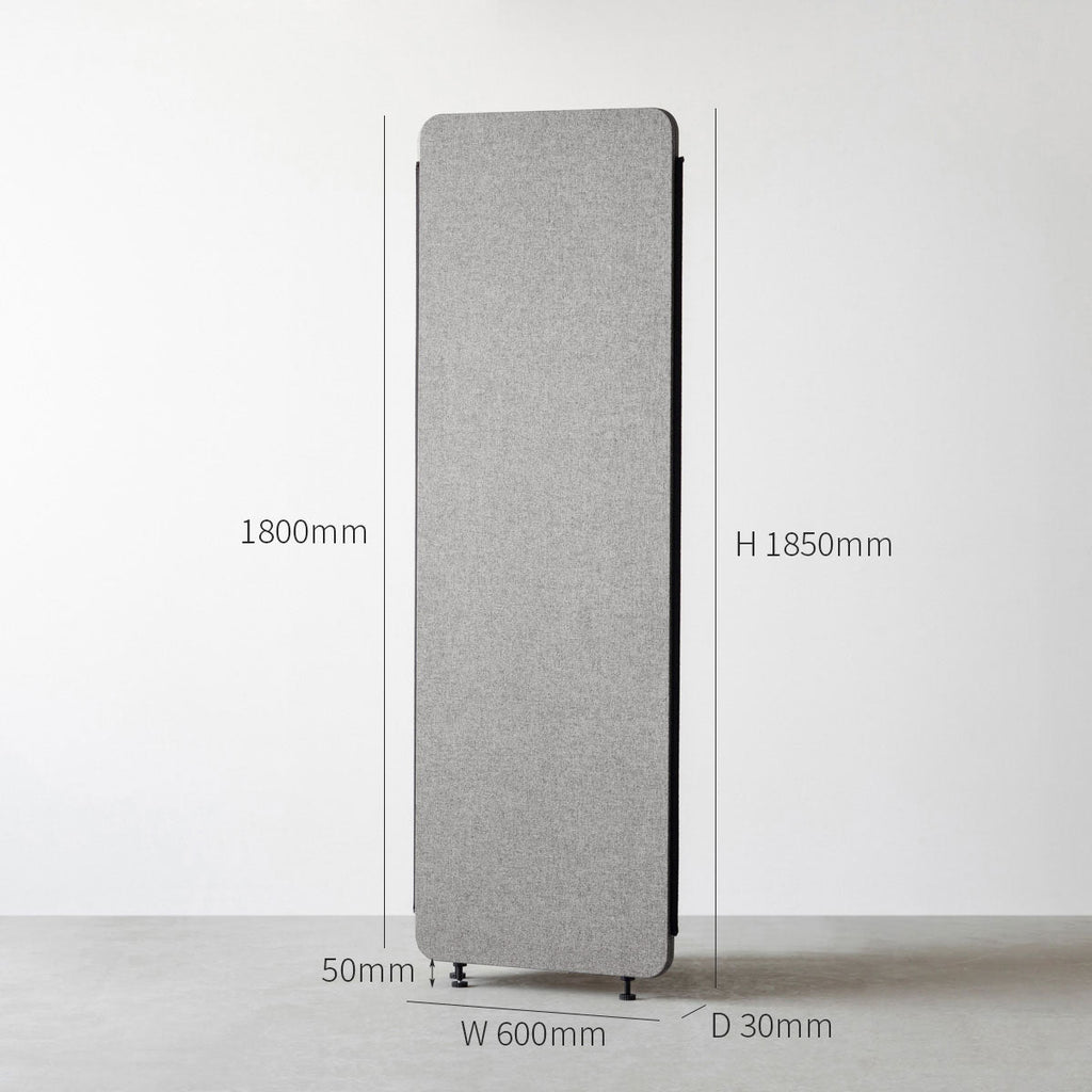 高密度のフェルトボードが騒音を吸収するシンプルなグレーのパーテーション60x180cm（サイズ画像）