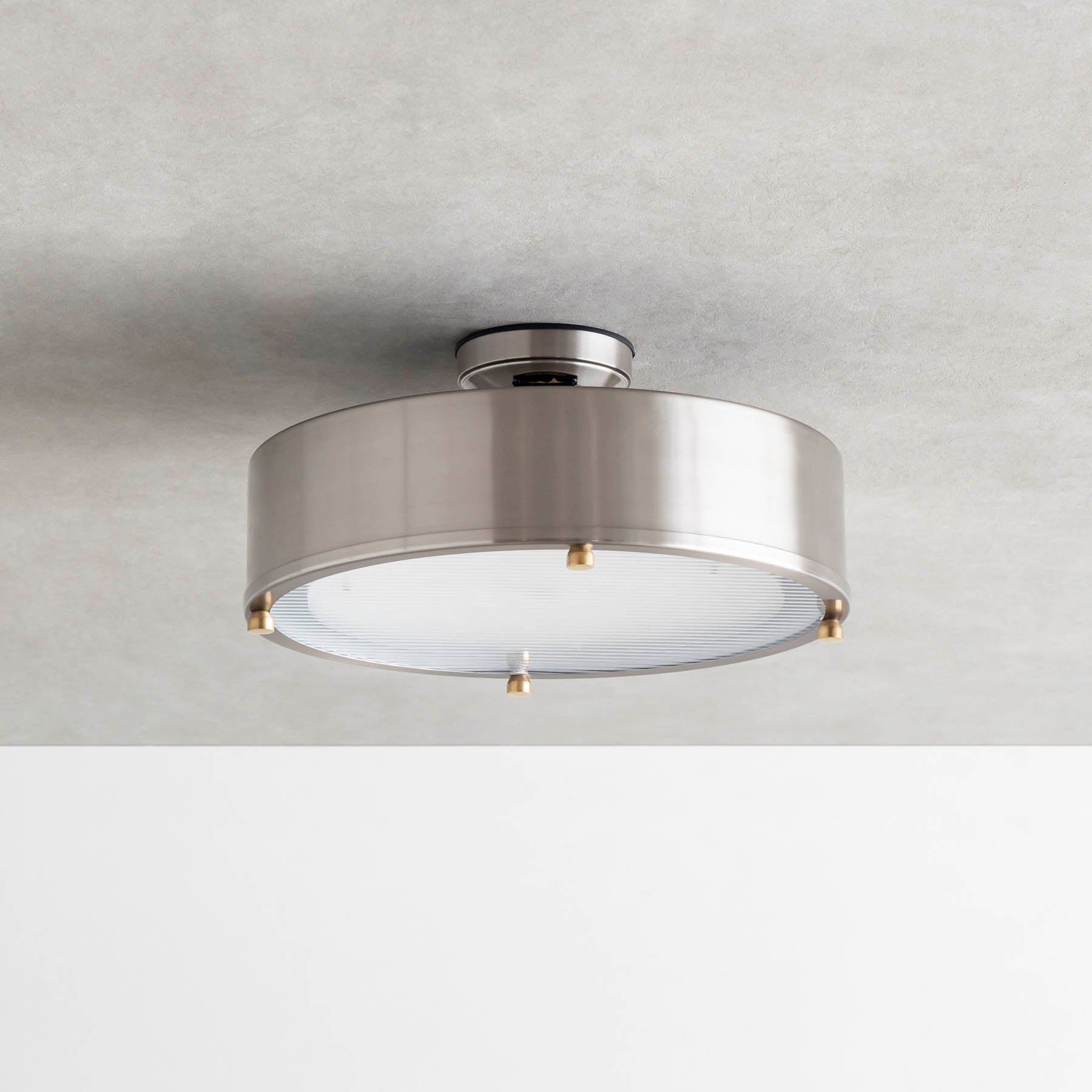 調光調色機能付き、高さを変えられるスチール製シーリングランプ（シルバー）