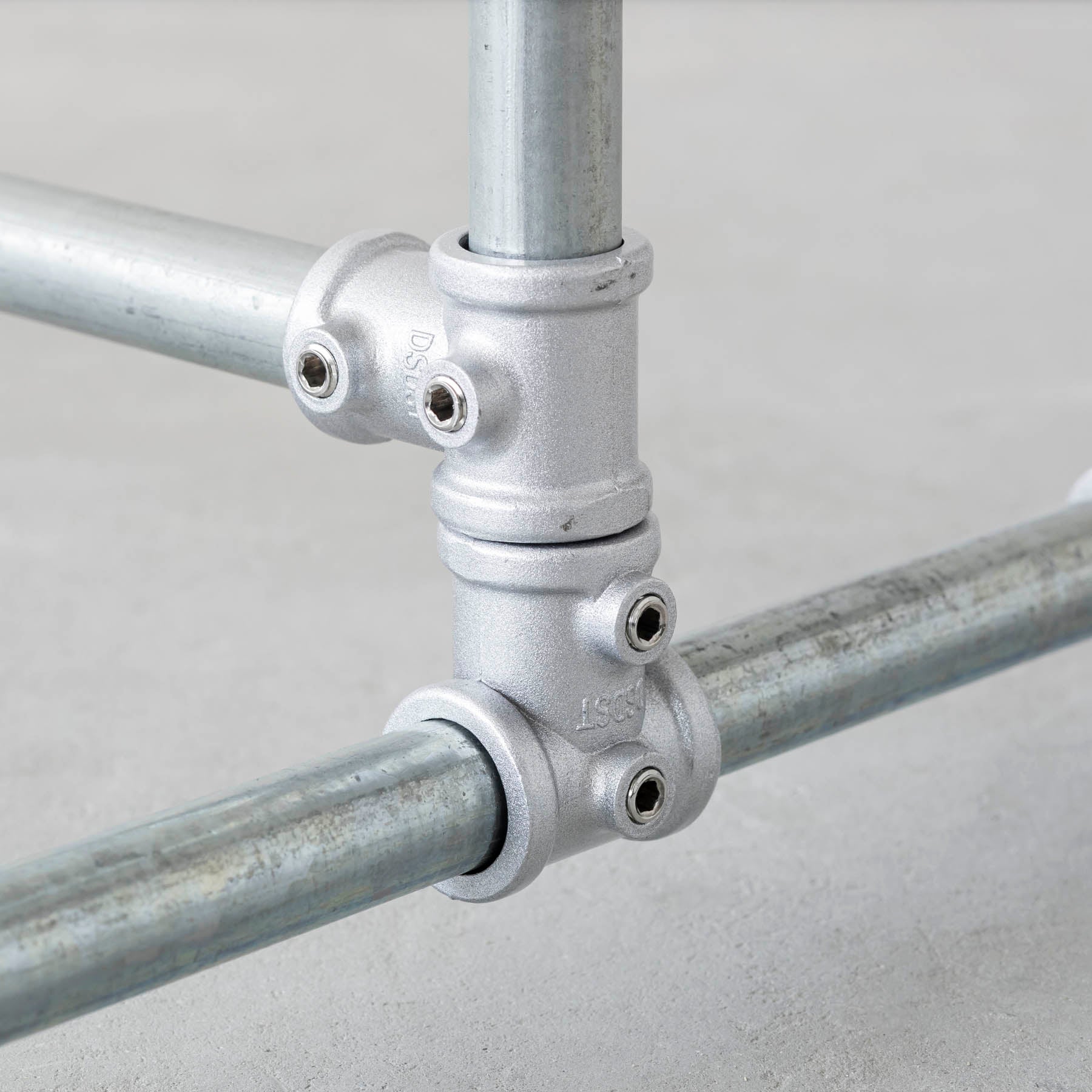 インダストリアルテイストなラック