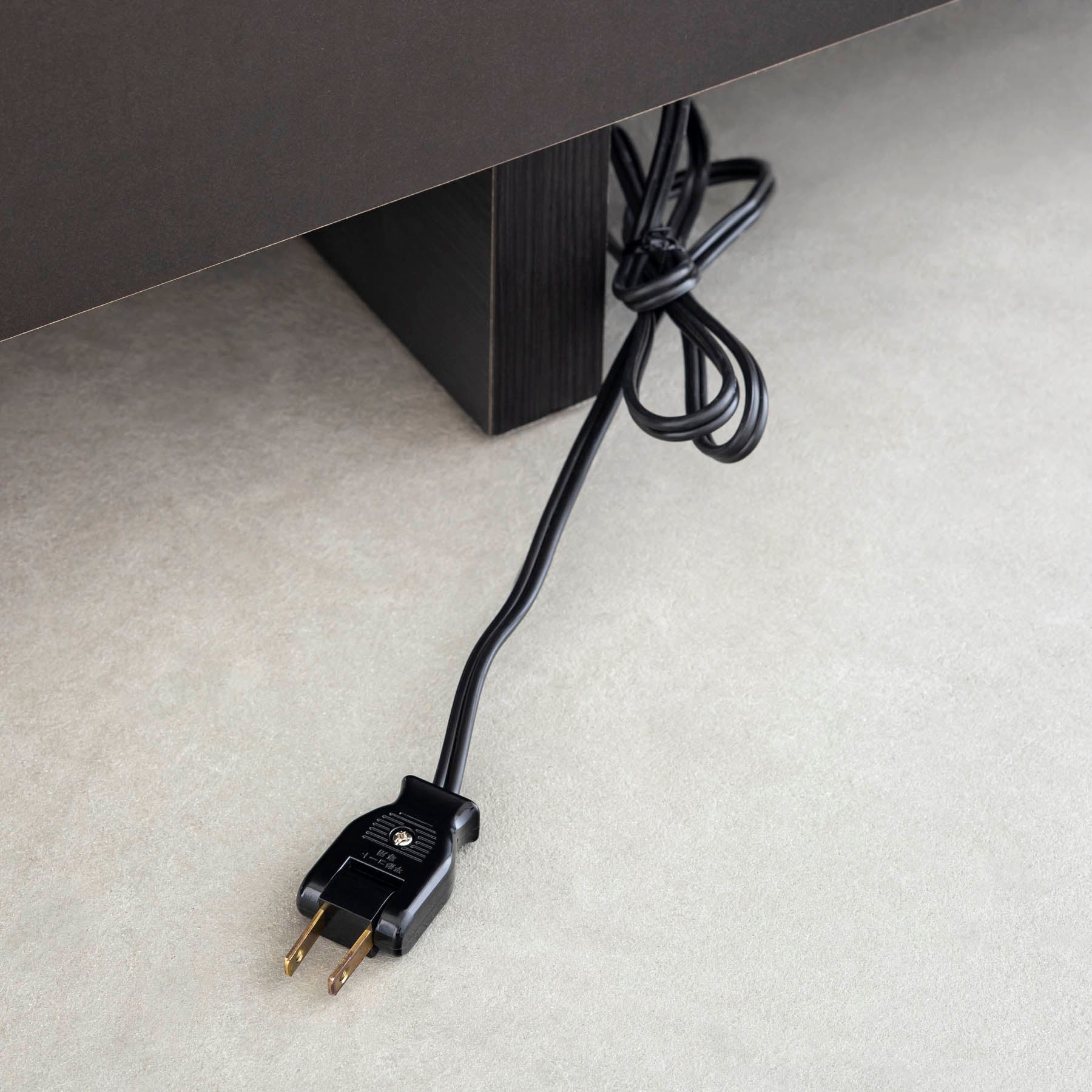 オーク無垢材とベージュのファブリックを使ったスタイルチェンジできるソファベッド