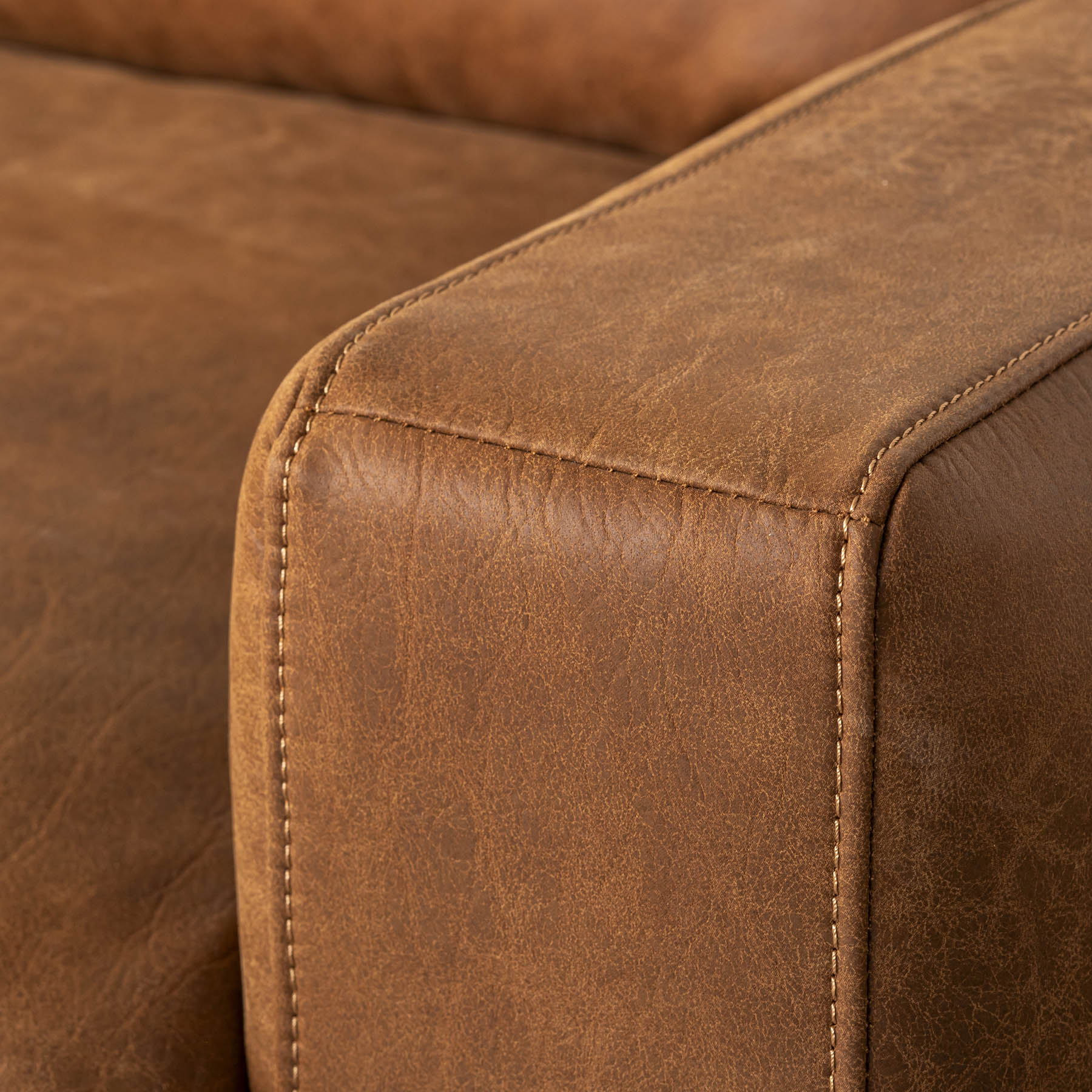 スーパーレザーテックスを採用した2.5シーターソファ