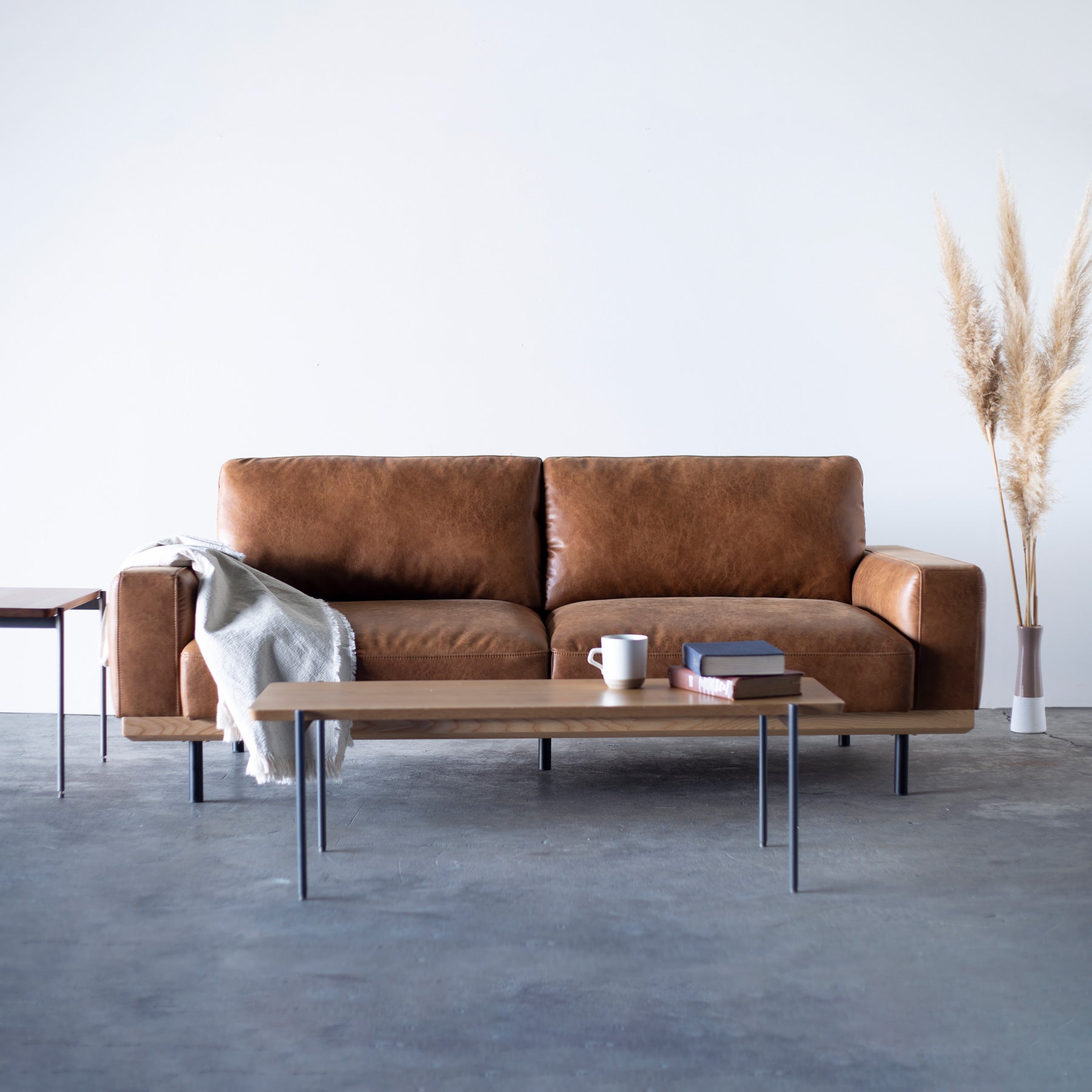 スーパーレザーテックスを採用した2.5シーターソファ