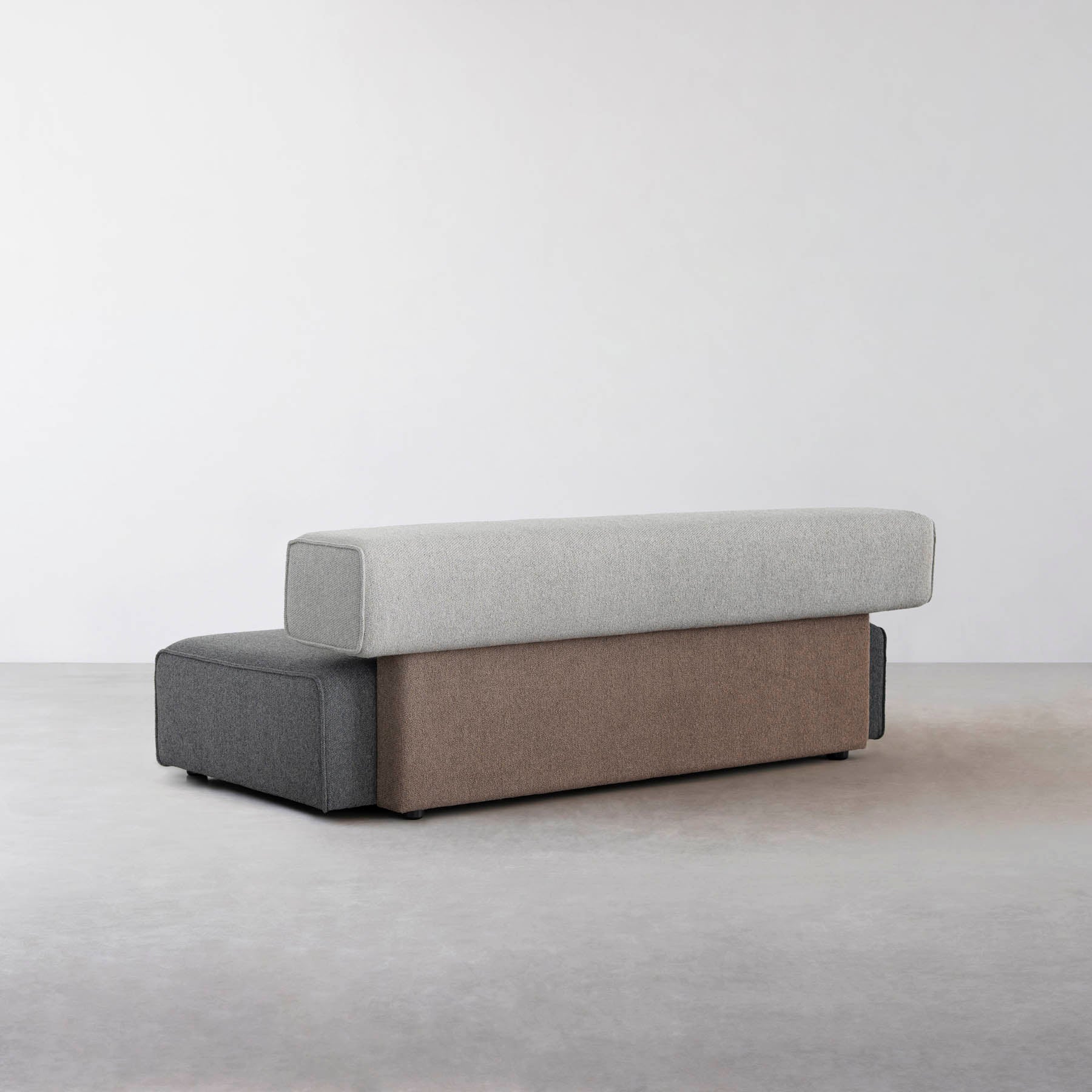 異なる色のボックスを組み合わせたアームレス2シーターソファ（グレー）