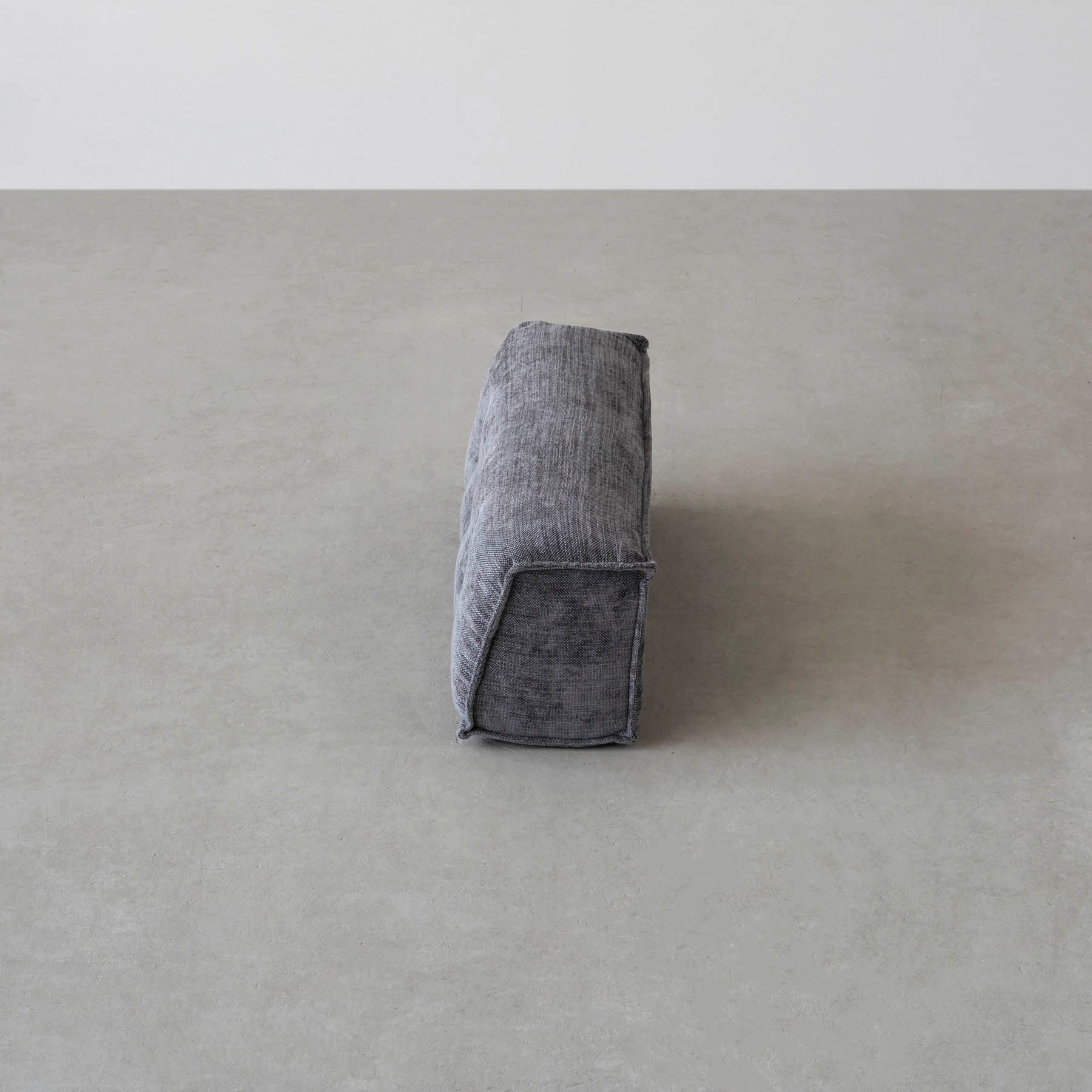 カスタマイズできるクッションソファ用の背もたれパーツ