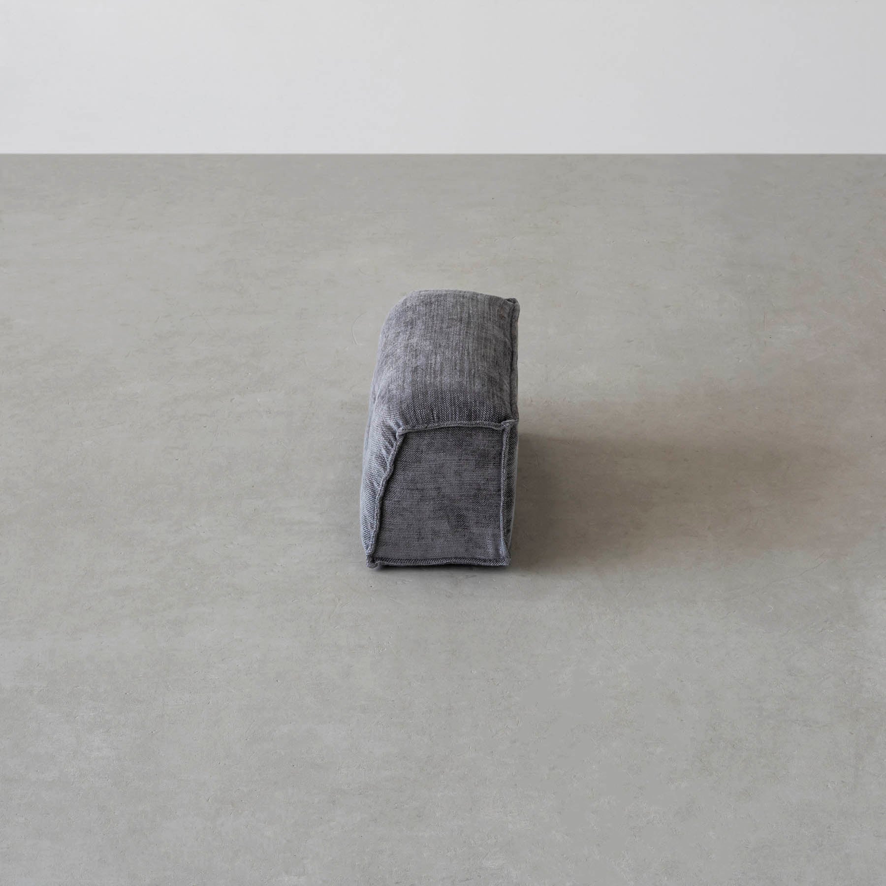 カスタマイズできるクッションソファ用の背もたれパーツ