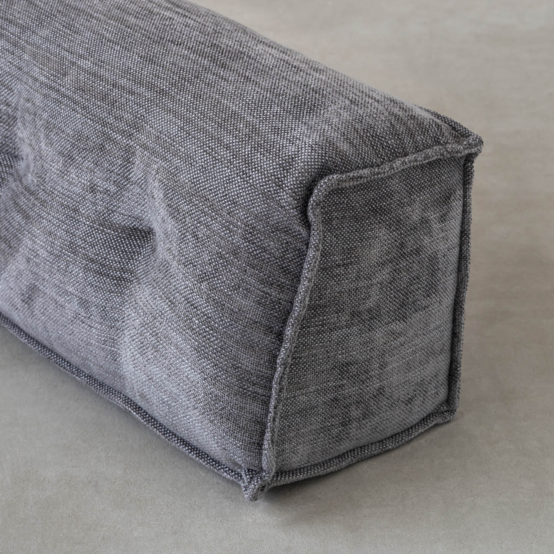 カスタマイズできるクッションソファ用の背もたれパーツ