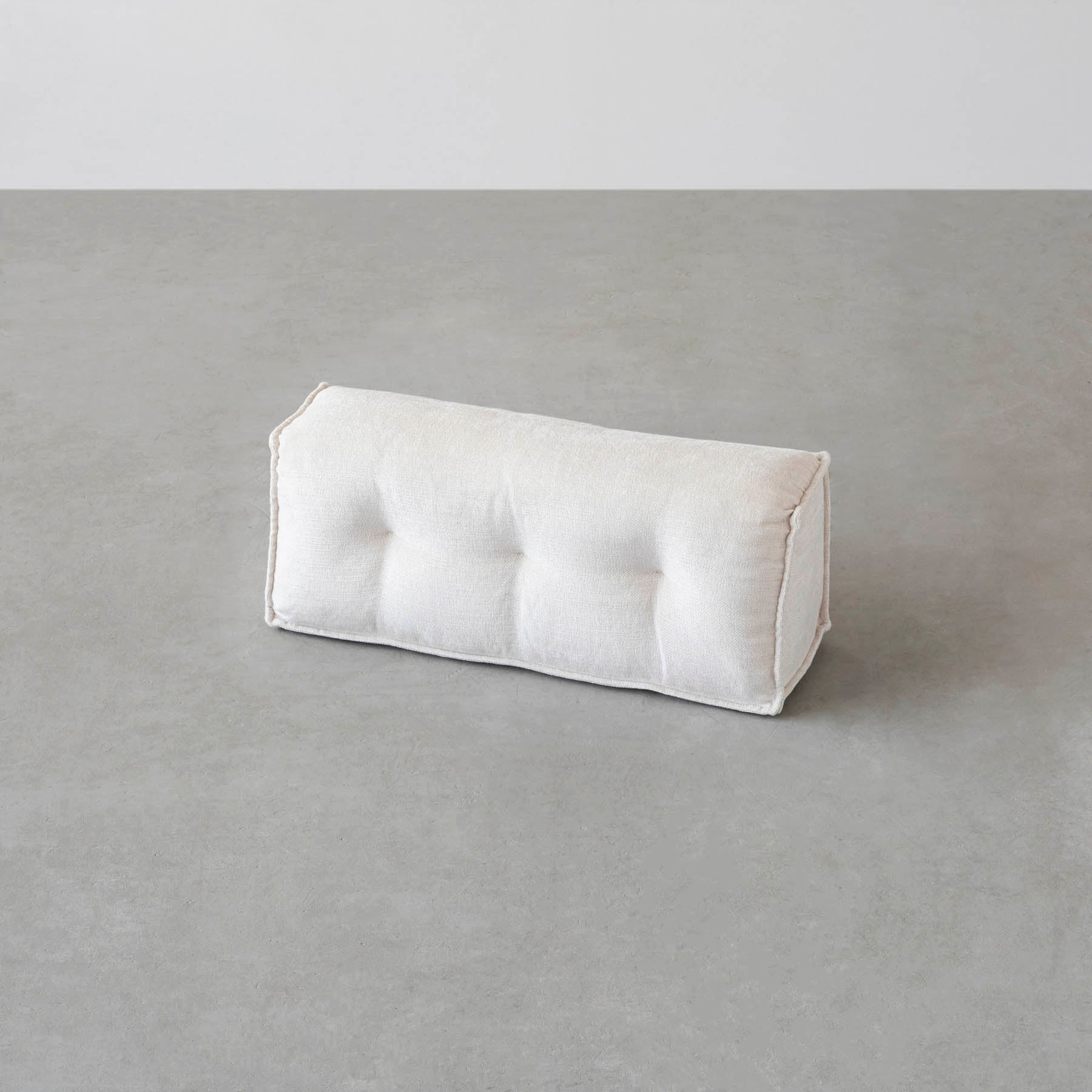 カスタマイズできるクッションソファ用の背もたれパーツ