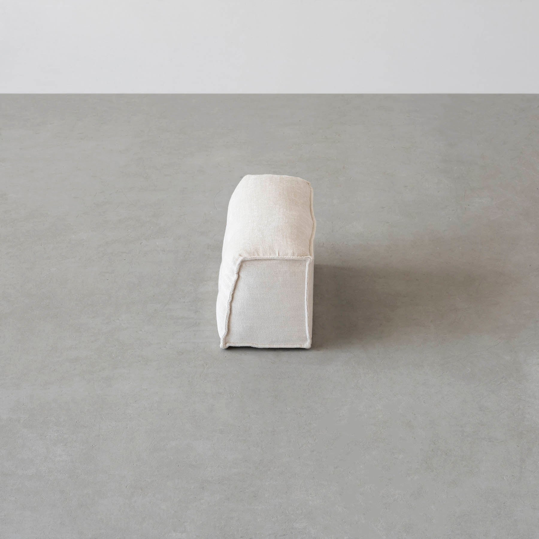 カスタマイズできるクッションソファ用の背もたれパーツ