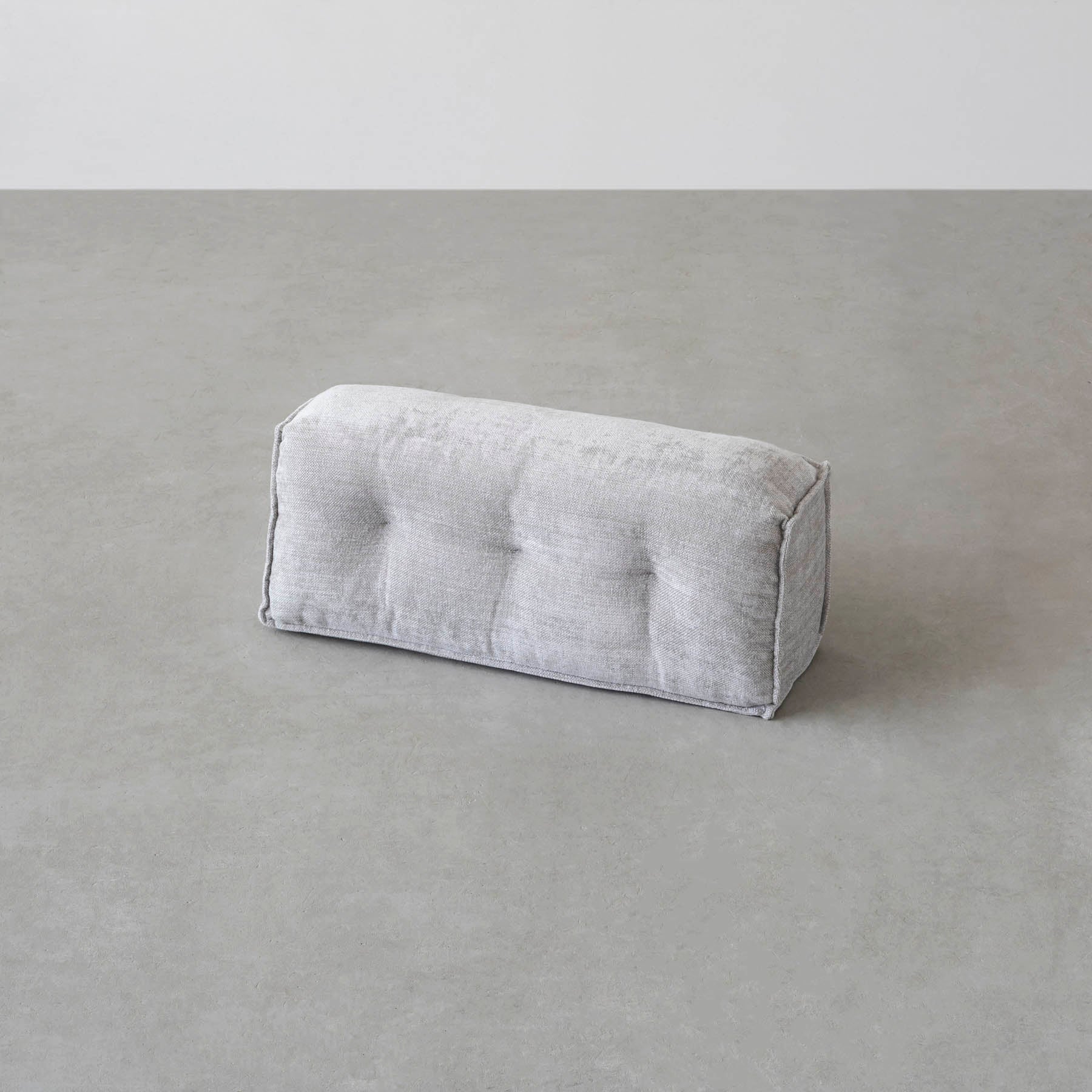 カスタマイズできるクッションソファ用の背もたれパーツ