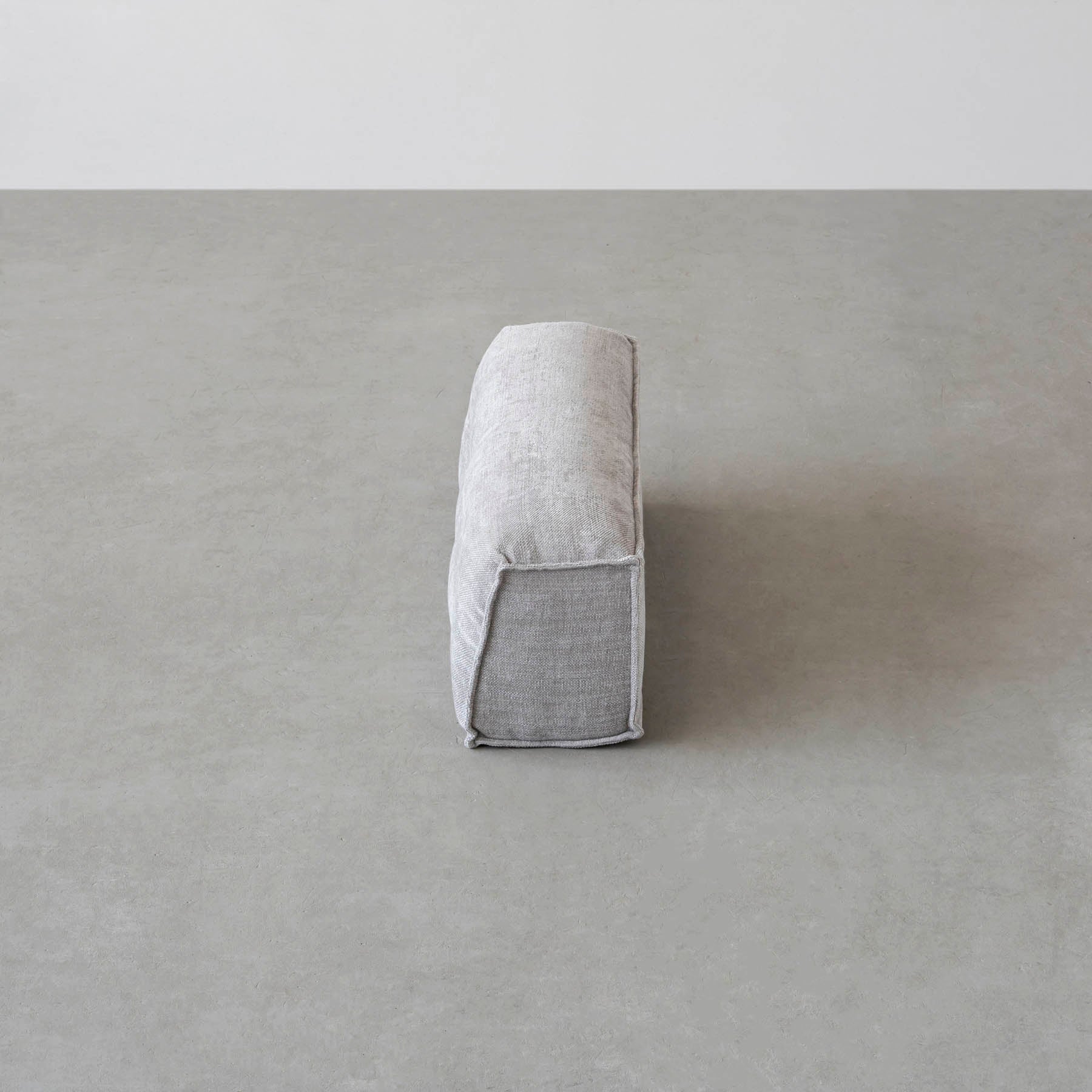 カスタマイズできるクッションソファ用の背もたれパーツ