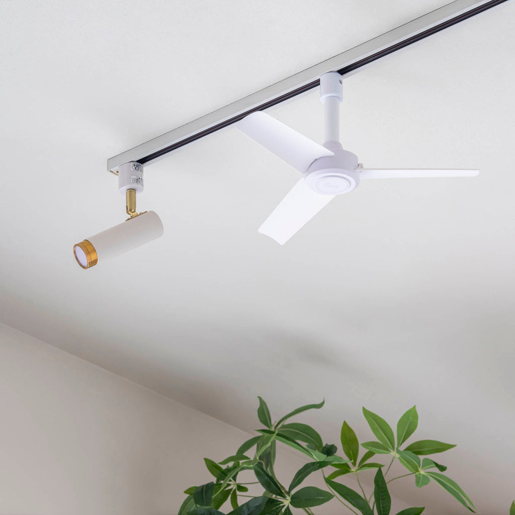 照明用のダクトレールに簡単に取り付けが出来るファン（ホワイト）
