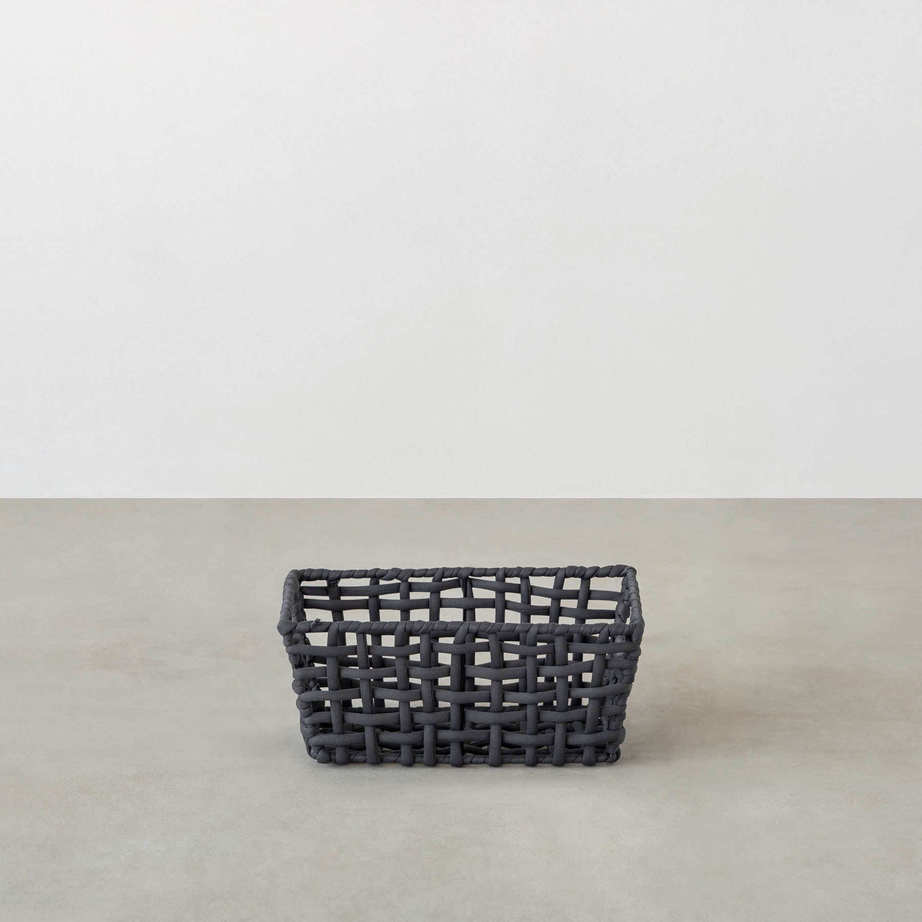 手編みのロープバスケットスリムSサイズ