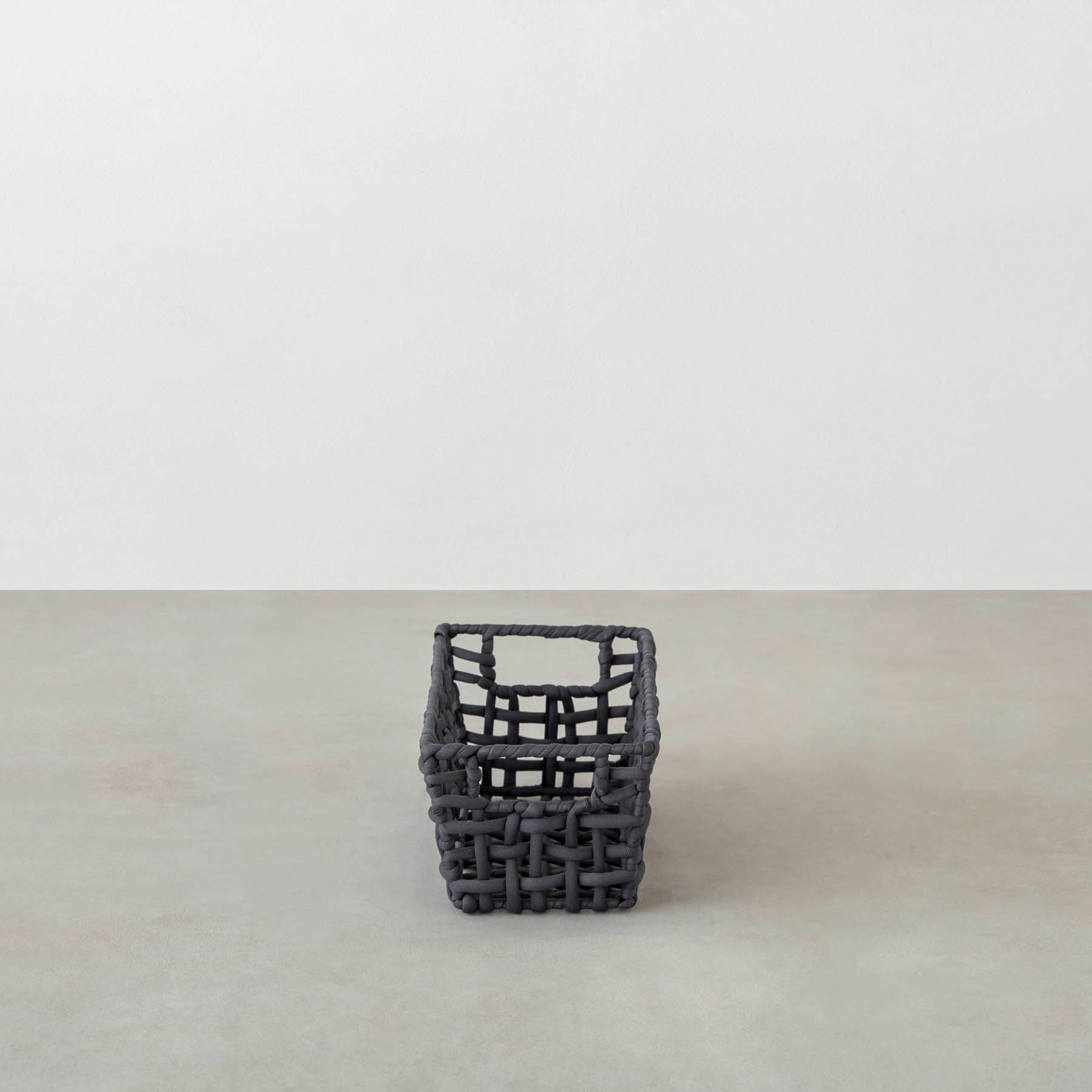 手編みのロープバスケットスリムSサイズ