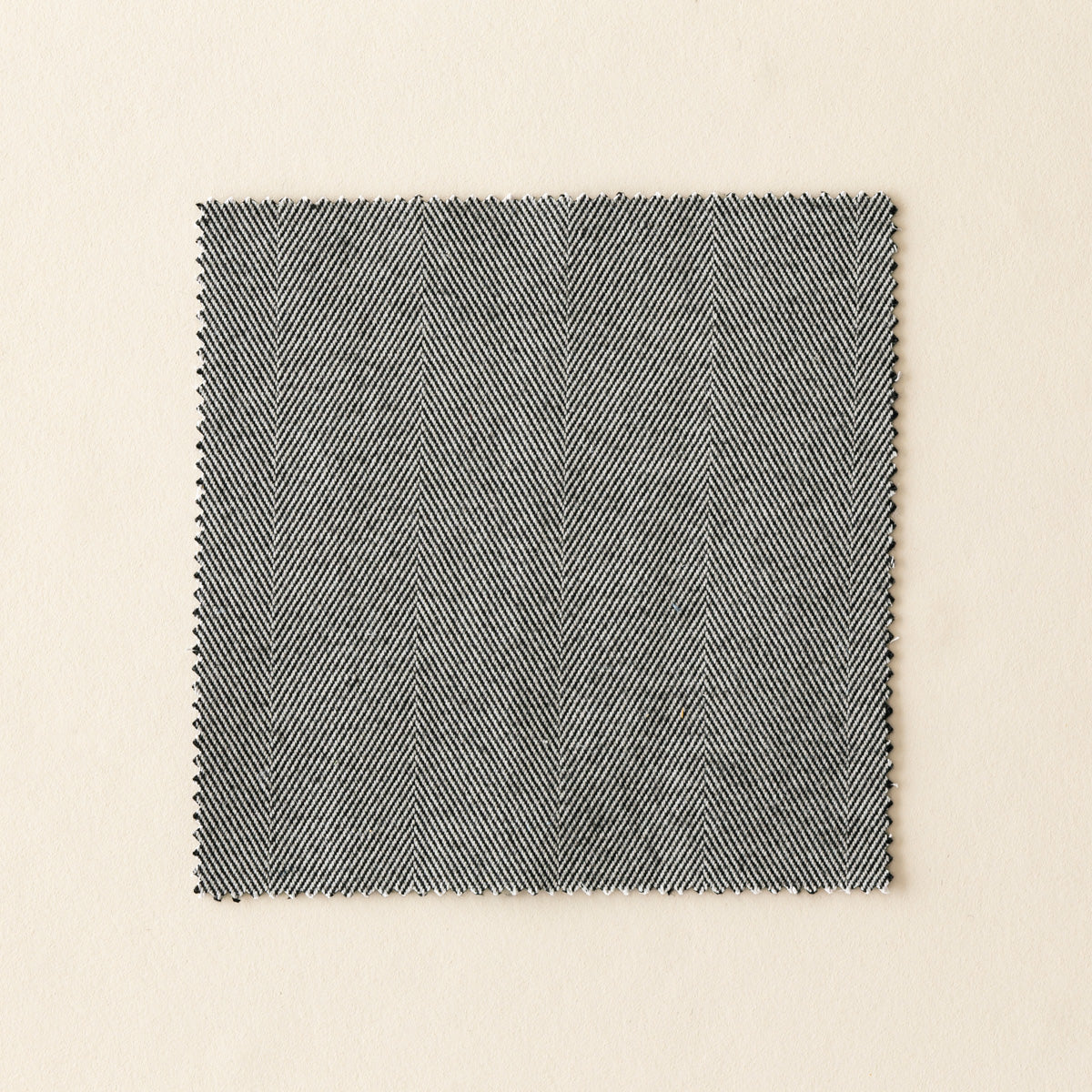 カーテンカットサンプル（表）