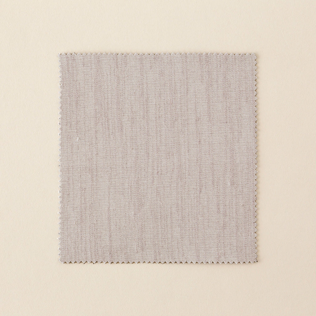 グレーのカーテンカットサンプル（表）