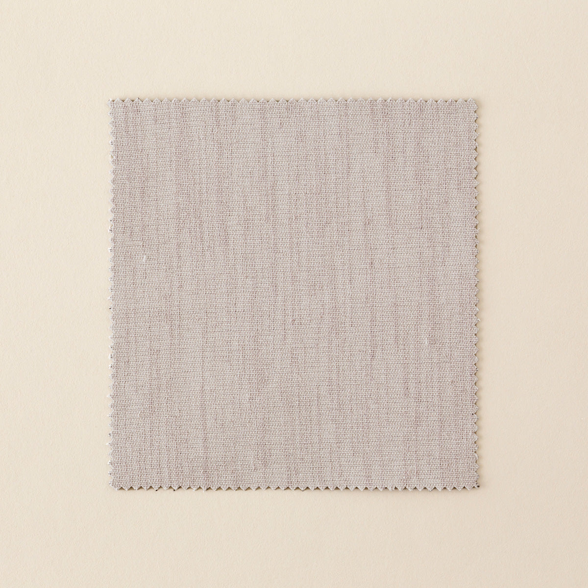 グレーのカーテンカットサンプル（表）