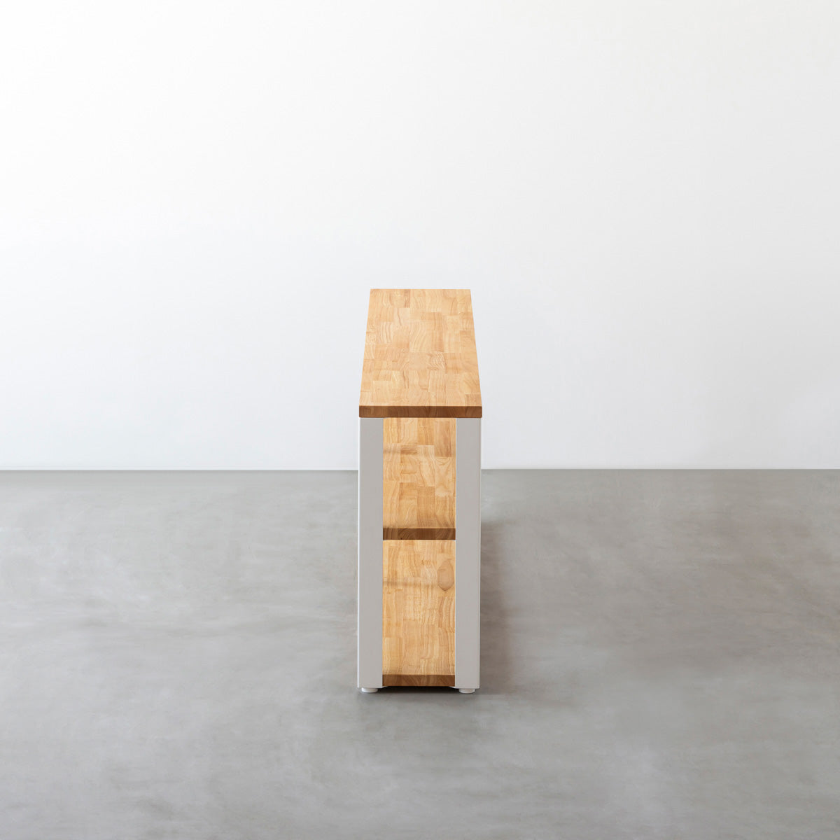 KANADEMONOのラバーウッドナチュラルの棚板とホワイトの鉄脚のストレージシェルフM(側面)