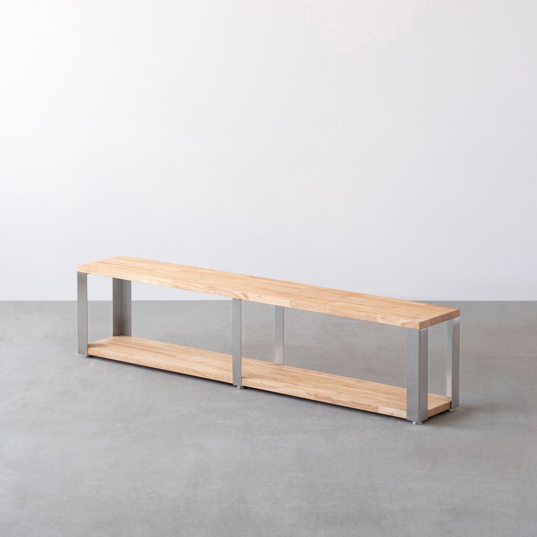 Kanademonoのラバーウッド材ナチュラルの棚板とステンレスの鉄脚の２段ストレージシェルフM