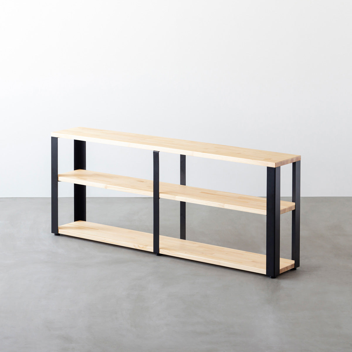 KANADEMONOのパイン材とマットブラックの鉄脚のストレージシェルフM