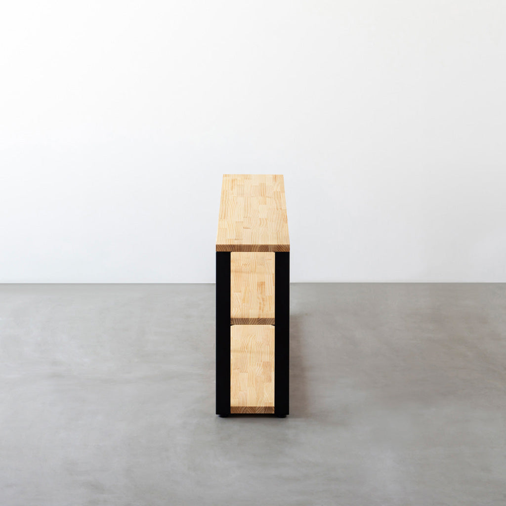 KANADEMONOのパイン材とマットブラックの鉄脚のストレージシェルフM（側面）