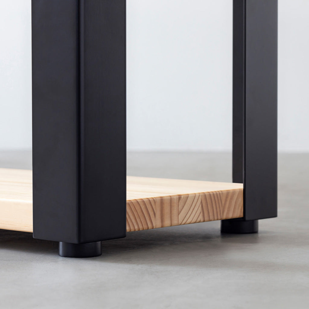 KANADEMONOのパイン材とマットブラックの鉄脚のストレージシェルフS（下部）